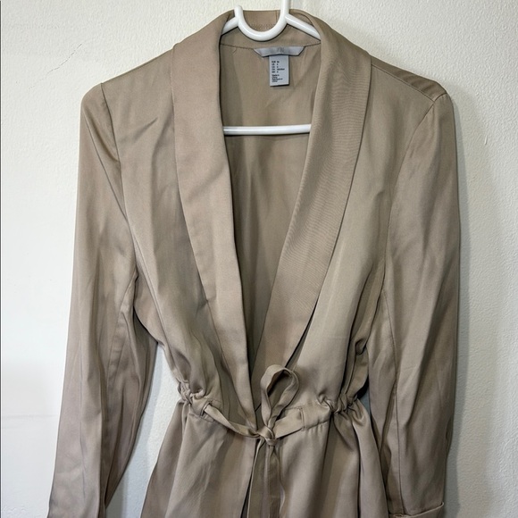 H&M Tan Blazer with Tie Waist - Picture 3 of 5